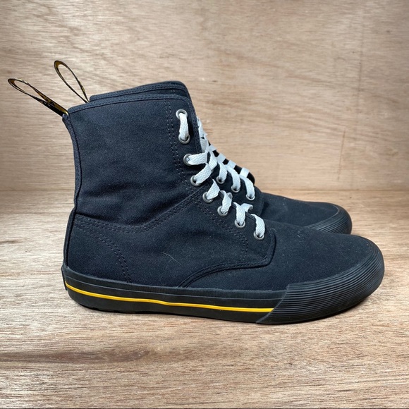 dr martens winsted canvas